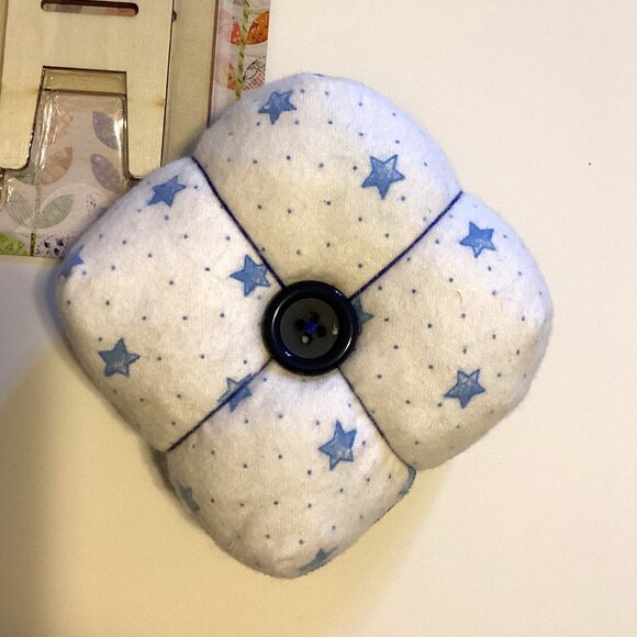 Pincushion Rotary Cutter Binding Spool Sewing Quilting Crafting - Picture 2 of 7